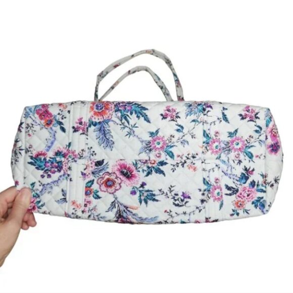 Vera Bradley Vera Tote in Magnifique Floral Weekender Shoulder Bag CHRISTMAS NEW - Picture 5 of 9